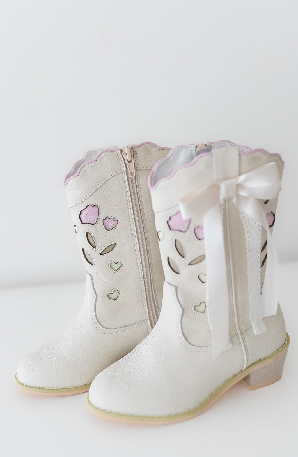 Sweetheart Bow Cowgirl Boots- White