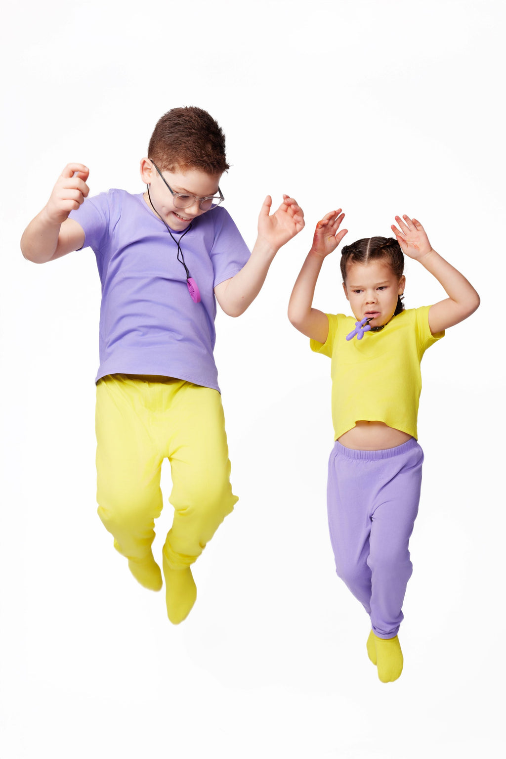 The Everyday Sensory Friendly Peri Tee w Chewy Necklace