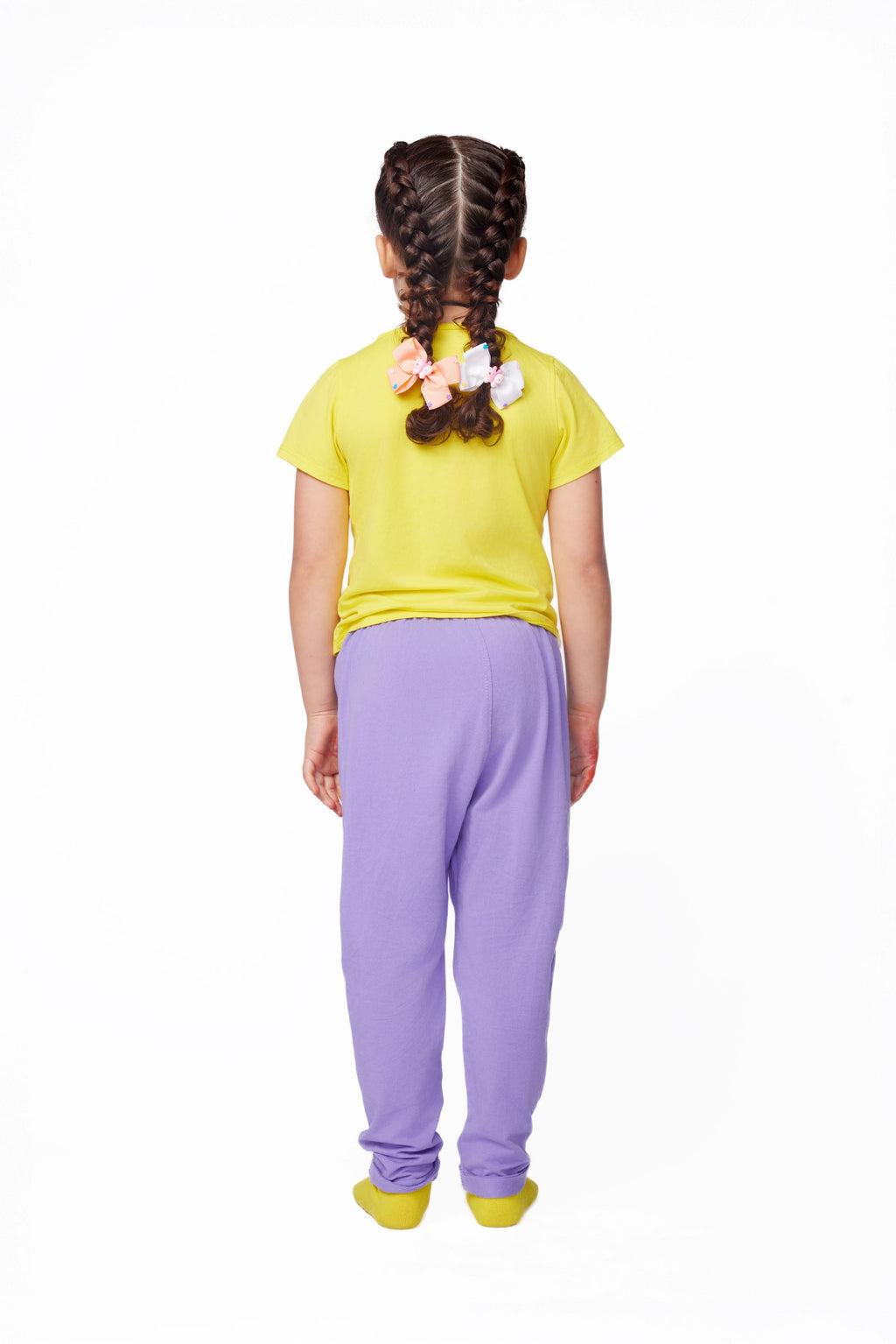 The Everyday Sensory Friendly Yellow Tee w Chewy Necklace