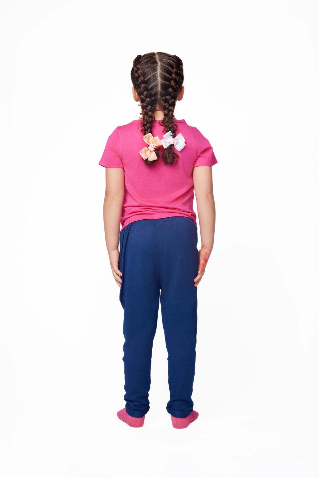 The Everyday Sensory Friendly Pink Tee w Chewy Necklace