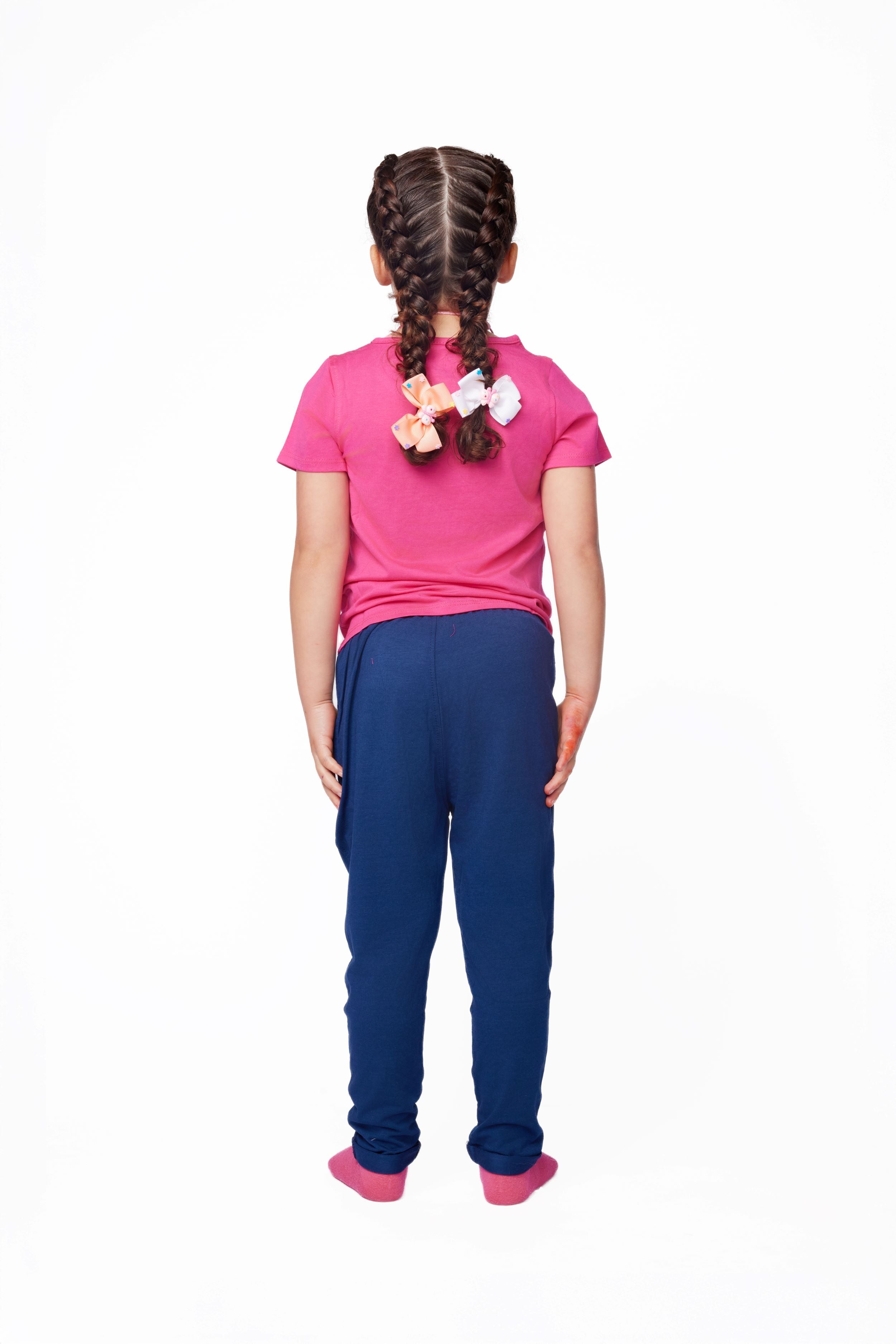 The Everyday Sensory Friendly Pink Tee w Chewy Necklace